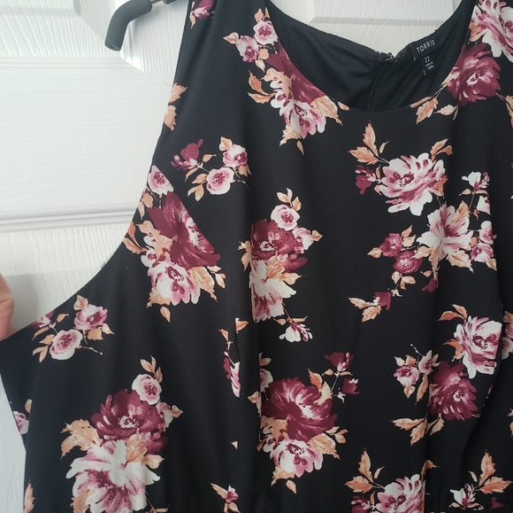 Formal Sleeveless Floral Maxi Dress with Full Skirt - Picture 3 of 10